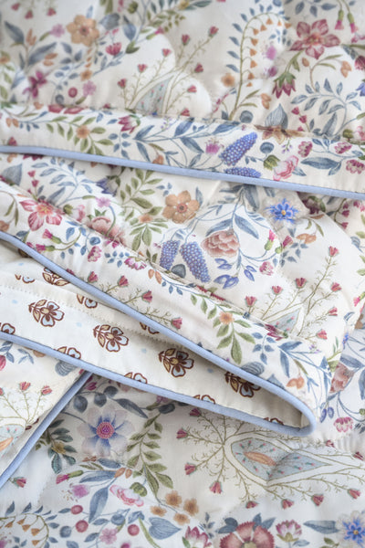 Pip Studio Quilt Kairi Bloom Quilt Light Blue