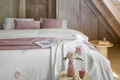 Pip Studio Quilt Yuna Throw Off White